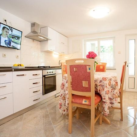 Apartments Melita คิร์ก ภายนอก รูปภาพ