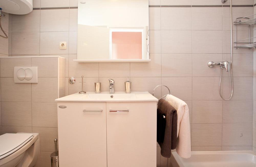 Apartments Melita คิร์ก ภายนอก รูปภาพ