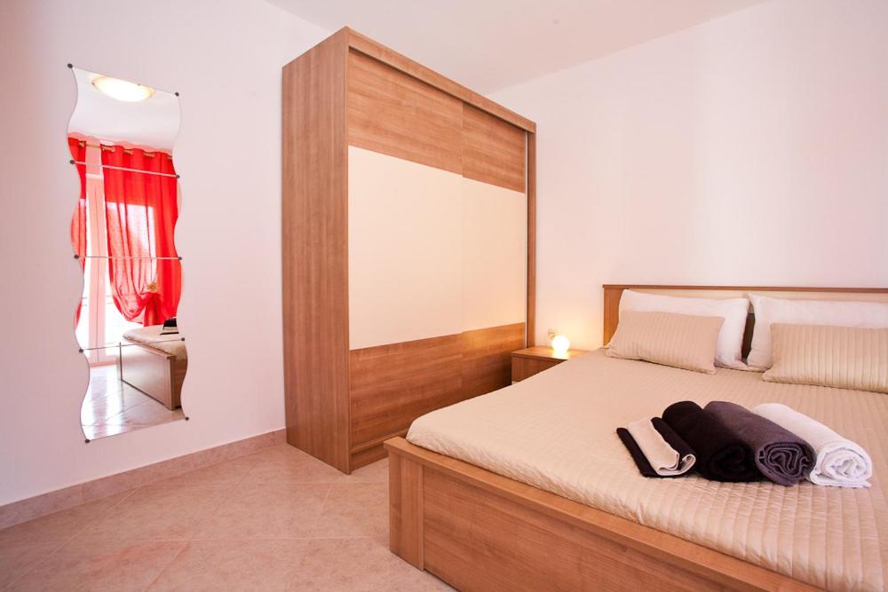 Apartments Melita คิร์ก ภายนอก รูปภาพ
