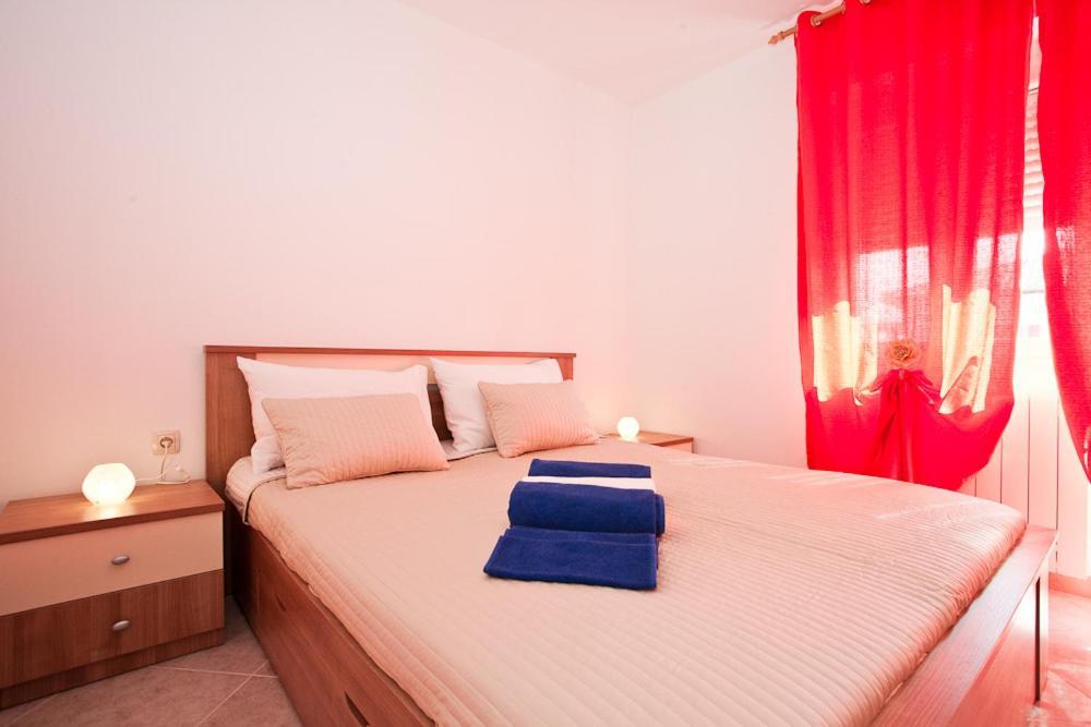 Apartments Melita คิร์ก ภายนอก รูปภาพ