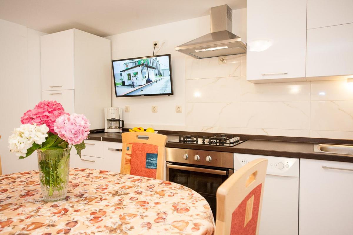 Apartments Melita คิร์ก ภายนอก รูปภาพ