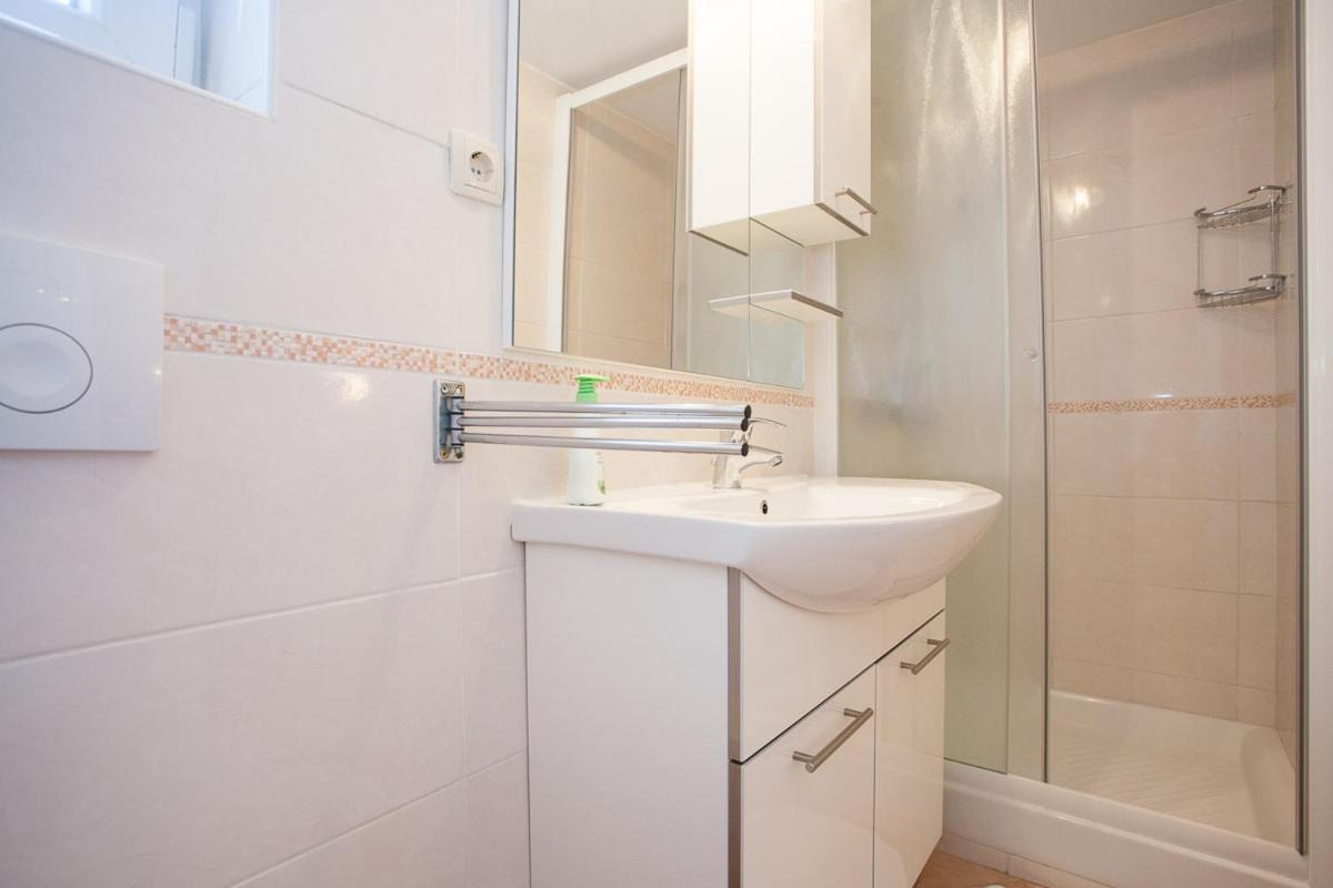 Apartments Melita คิร์ก ภายนอก รูปภาพ